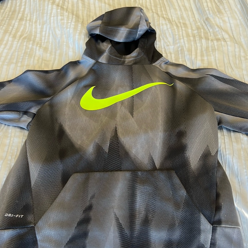 Nike dry fit youth extra large hoodie